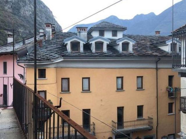 Apartament in {3}, Via Duca d'Aosta - Photo 1