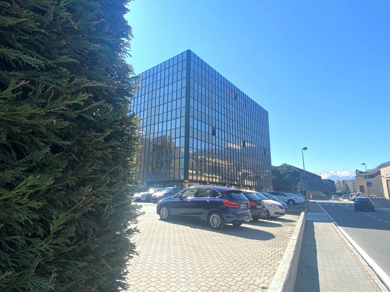 Ufficio condiviso in vendita a Aosta