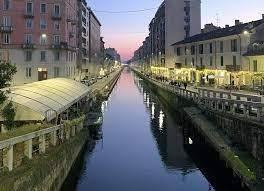 Shop in Alzaia Naviglio Pavese, Milano - Photo 1