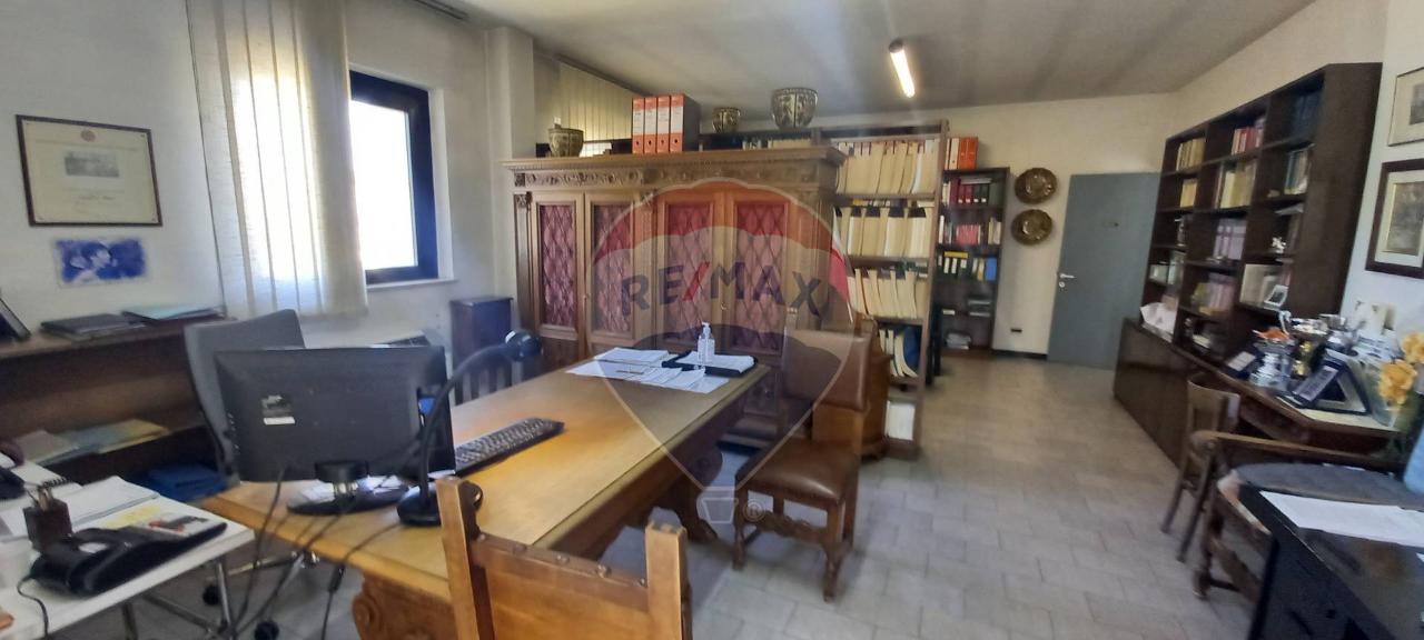Ufficio in vendita a Gualdo Tadino