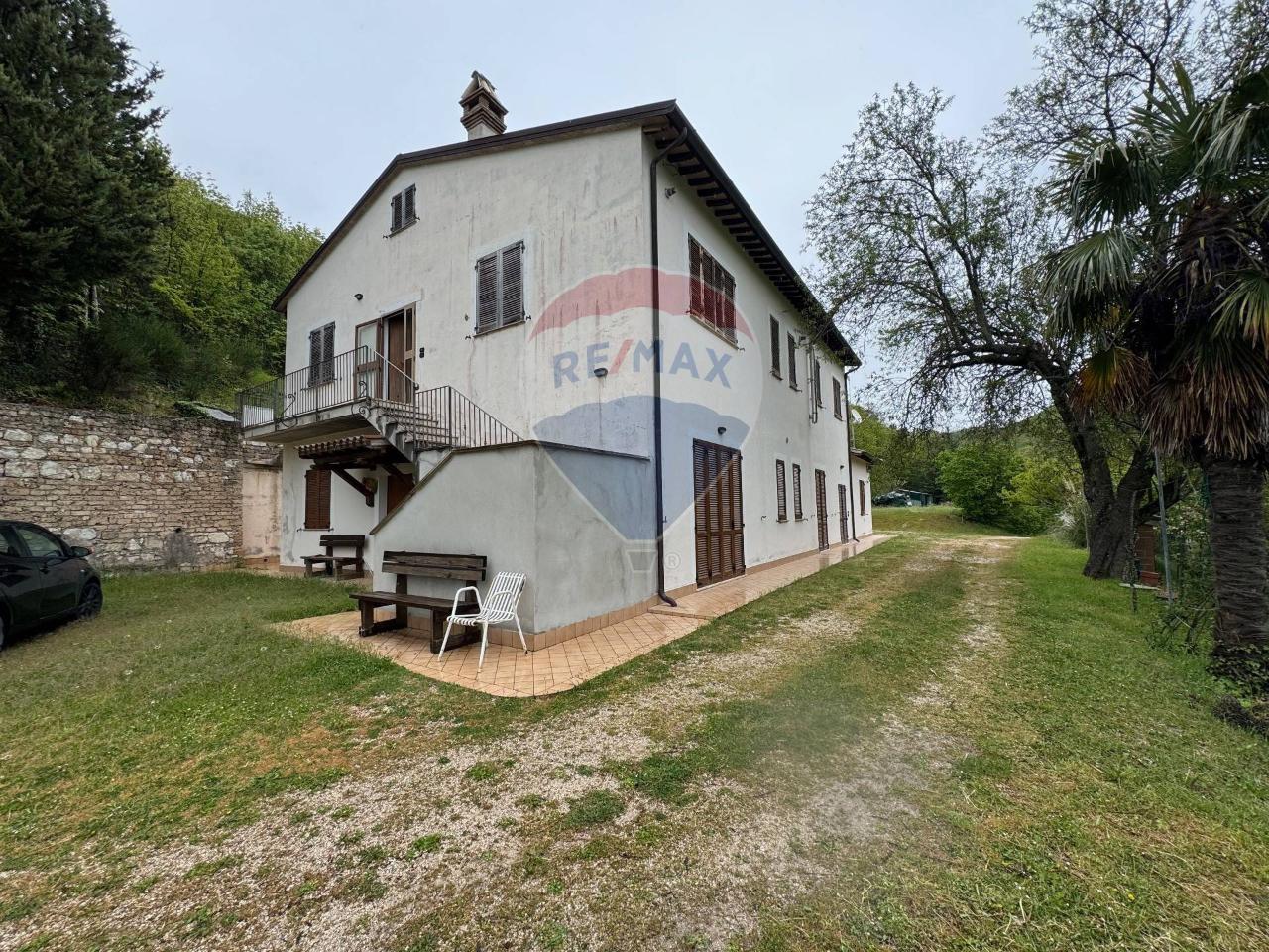 Casa indipendente in vendita a Foligno