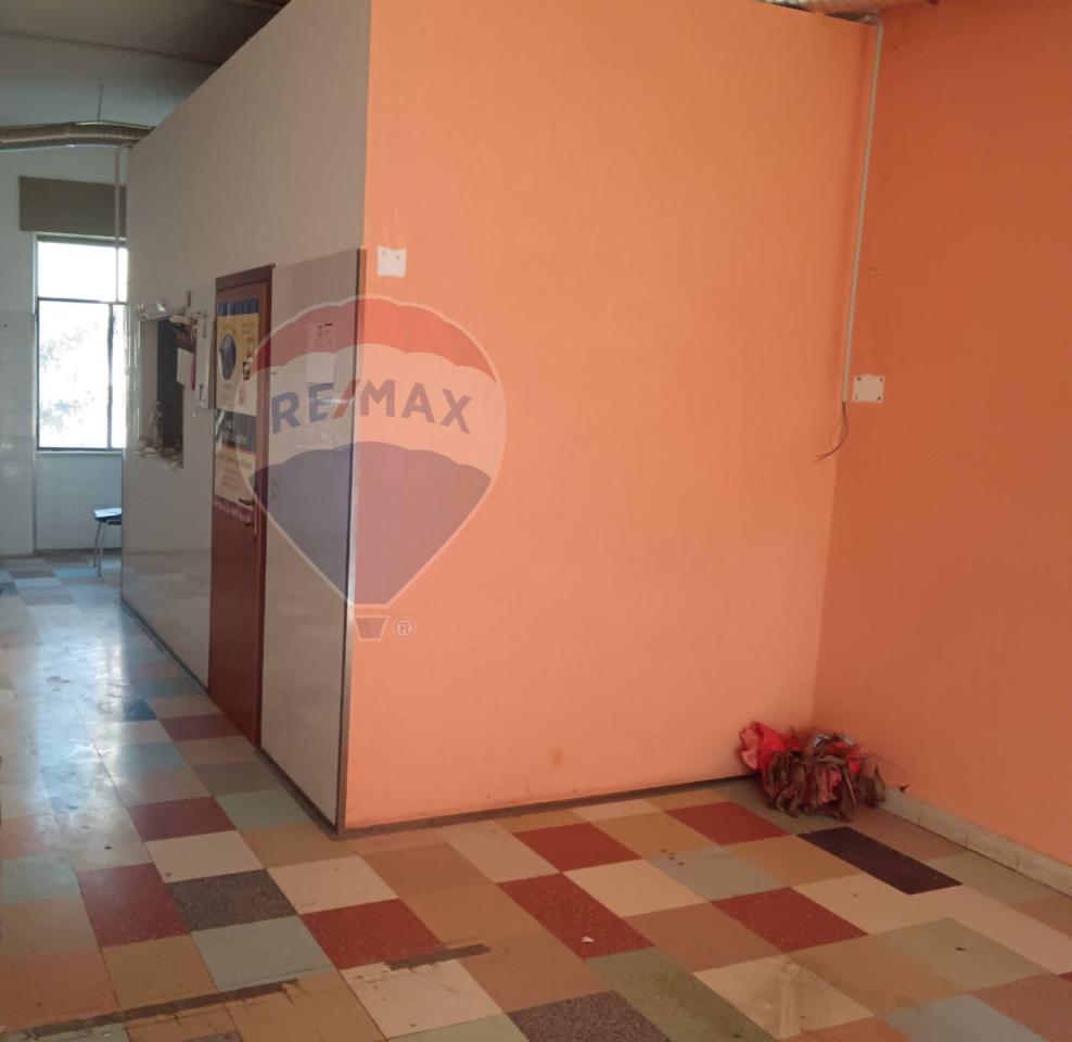 Negozio in Via Trasimeno 16, Foligno, {3} - Foto 2