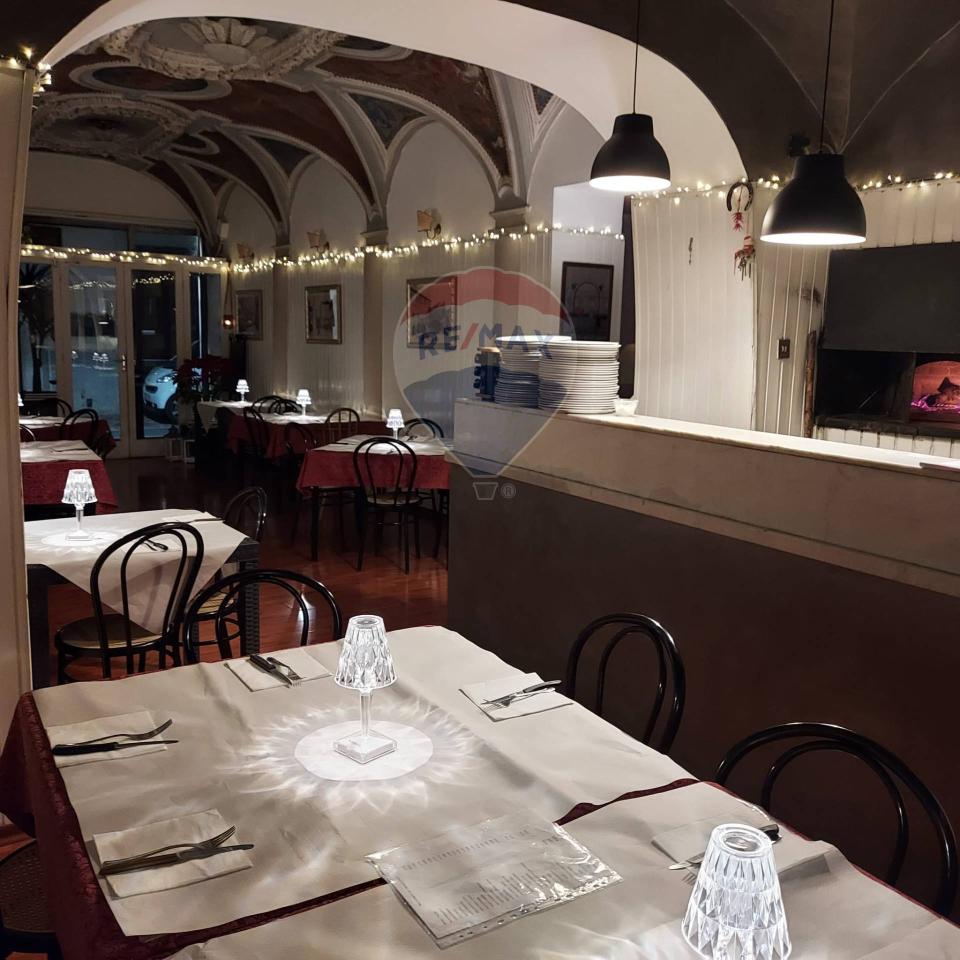 Negozio in Via dei Franceschi 22, Foligno, {3} - Foto 2