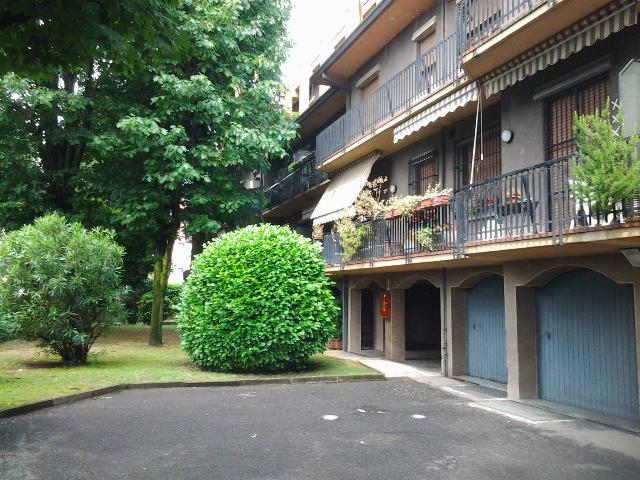 2-room flat in Via Valassina, Seregno - Photo 1