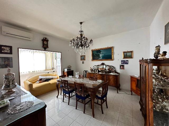 3-room flat in Via Emanuele Filiberto, Latina - Photo 1