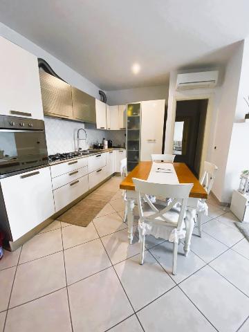 3-room flat, Massa - Photo 1