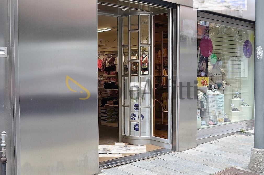 Negozio in Via Mazzini Giuseppe 3, Settimo Torinese, {3} - Foto 1