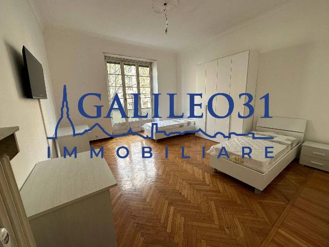 Room in Corso Galileo Ferraris 142, Torino - Photo 1