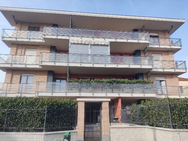 4-room flat in Via Luigi Ughetto 10, Grugliasco - Photo 1