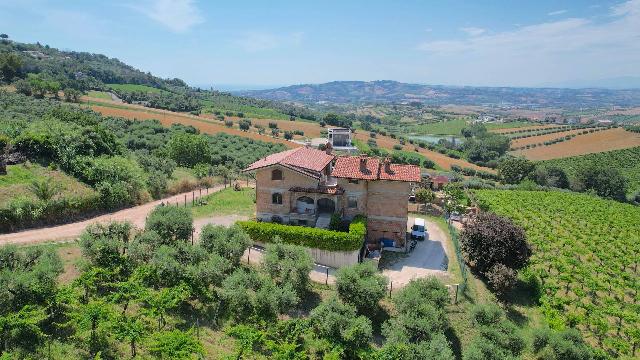 Villa in Via delle Sorgenti Snc, Colonnella - Foto 1