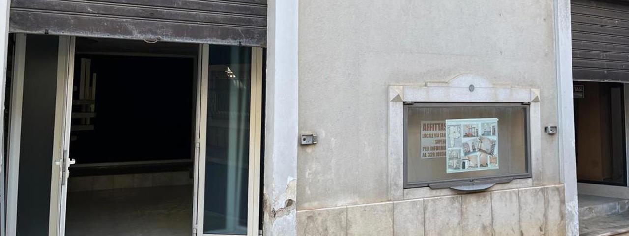 Negozio in Via San Giovanni 38, San Vito dei Normanni - Foto 1