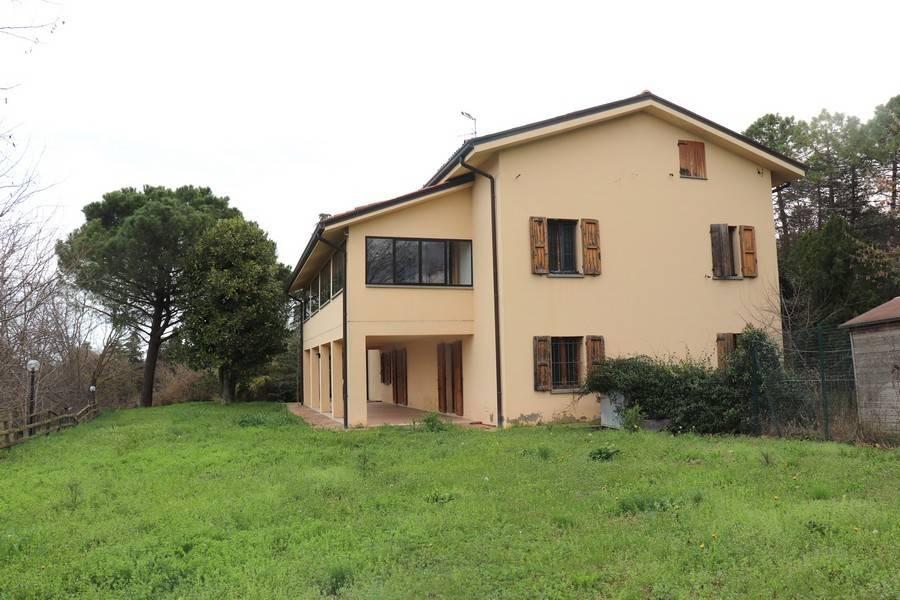 Villa in vendita a Imola