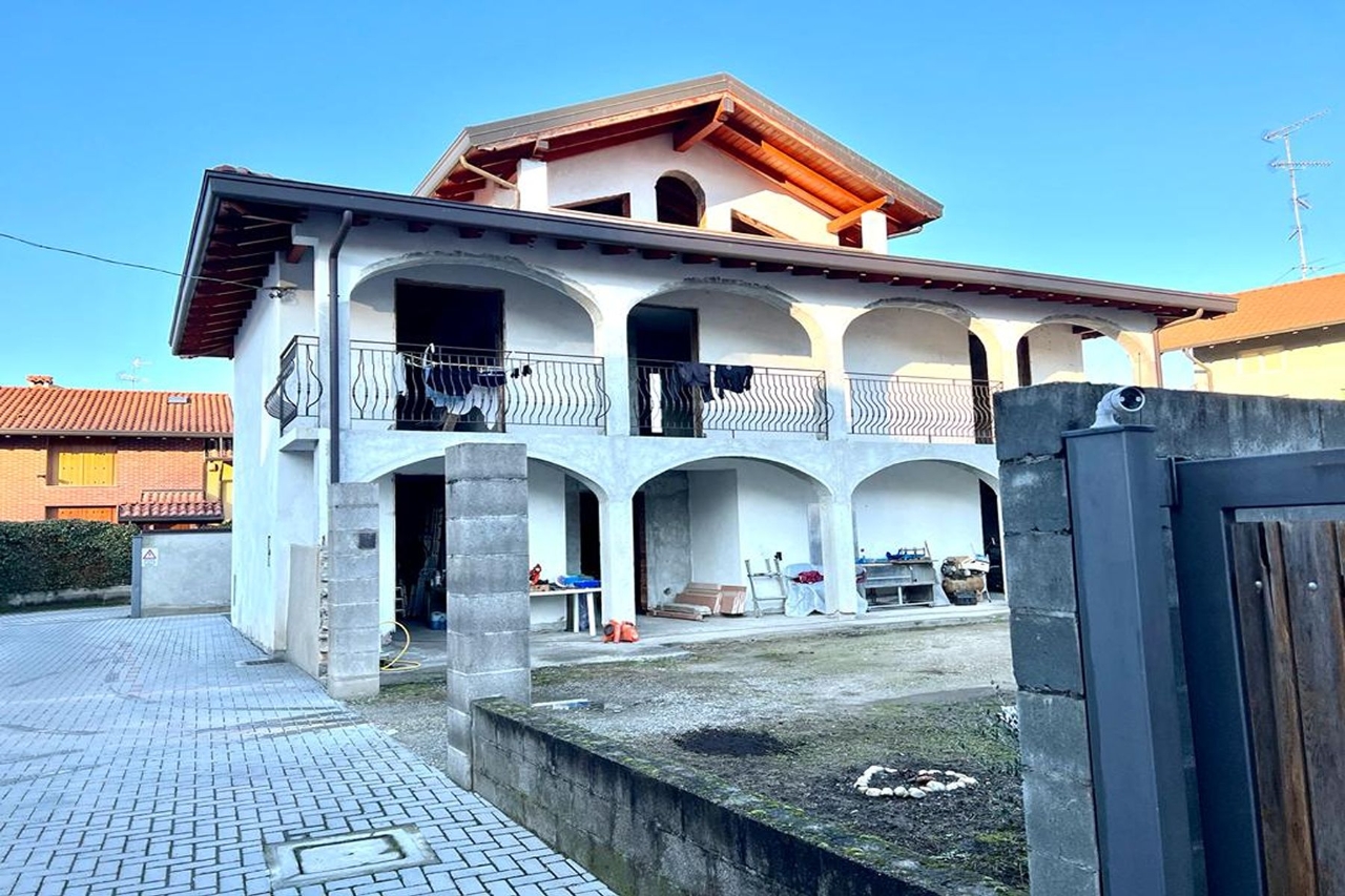 Villa in vendita a Golasecca