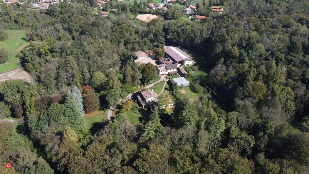Villa in vendita a Bedero Valcuvia