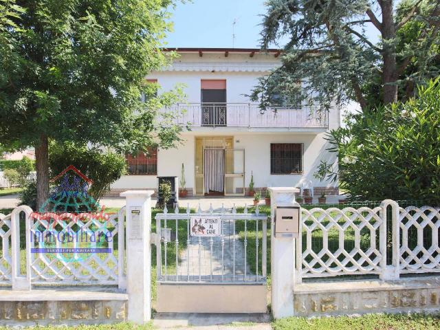 Villa in Via Provinciale Centese 106, Bondeno - Foto 1