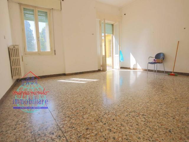 Apartament in Viale Falzoni Galerani 8, Cento - Photo 1