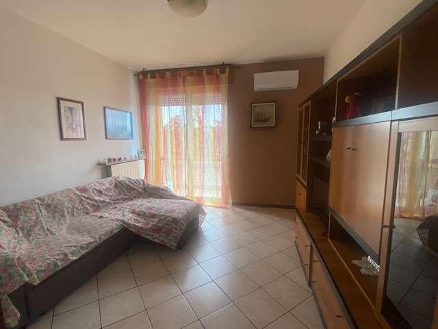 4-room flat in Via Battisti, Carpaneto Piacentino - Photo 1