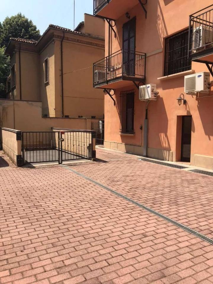 Posto auto in affitto a Bologna