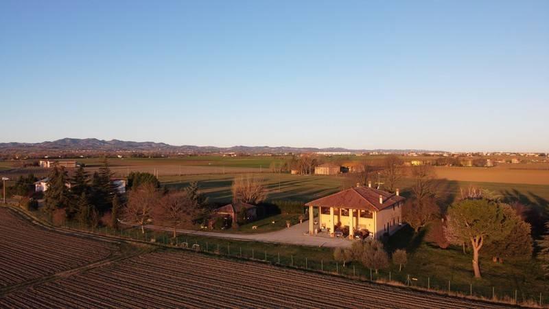 Villa in vendita a Castel Guelfo Di Bologna