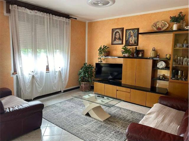 Villa in Strada Statale Goitese, 299, Goito - Foto 1