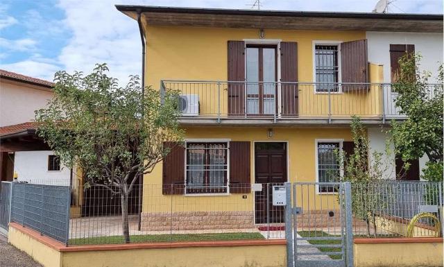 Villa in Strada Statale Goitese, 299, Goito - Foto 1