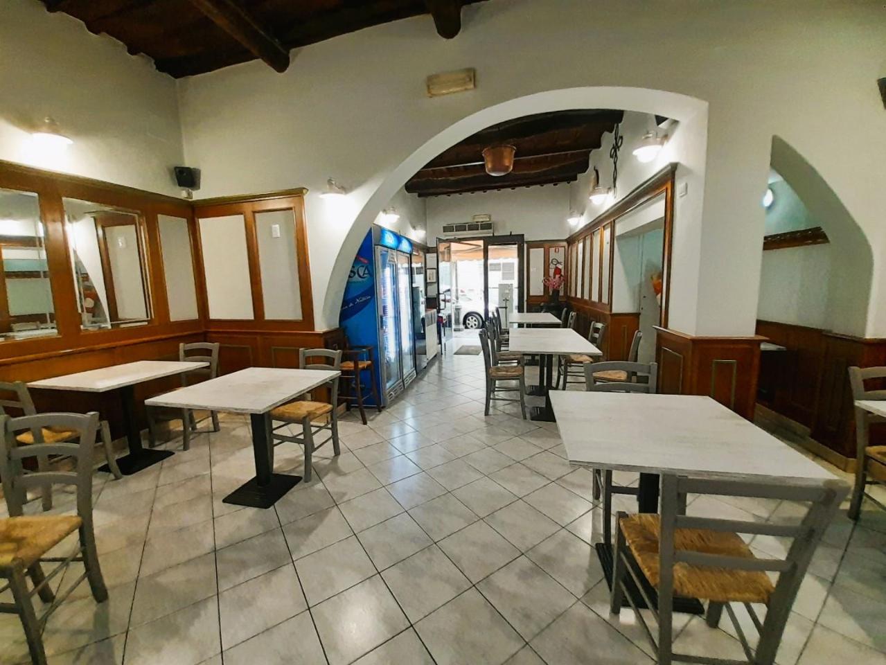 Locale commerciale in , Altopascio, {3} - Foto 1