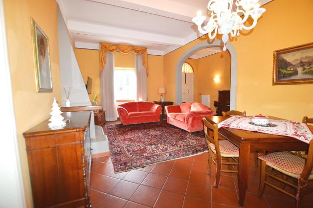 Villa bifamiliare in Elle Volpi 55012, Capannori - Foto 1