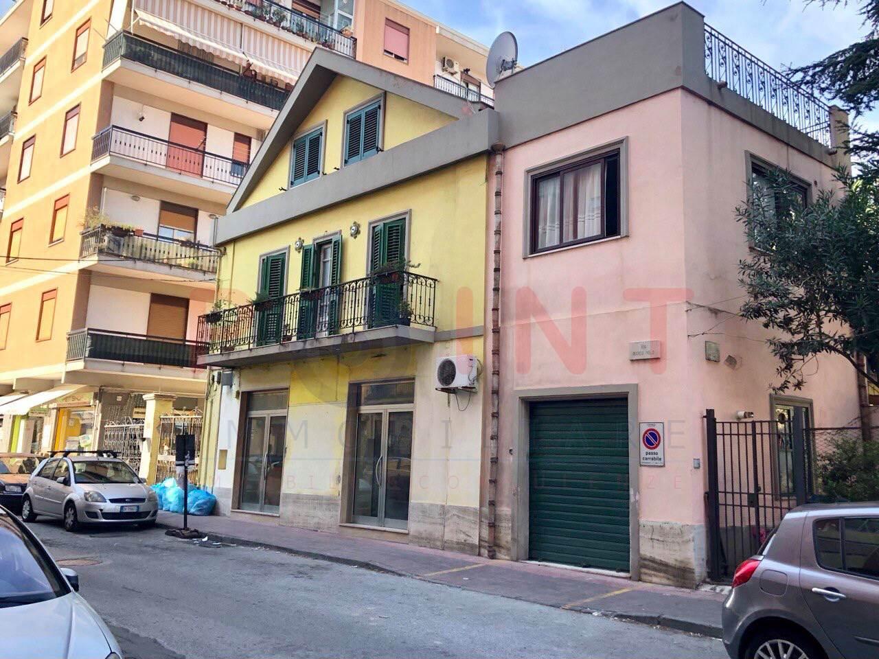 Negozio in Via Marco Polo, Messina, {3} - Foto 1