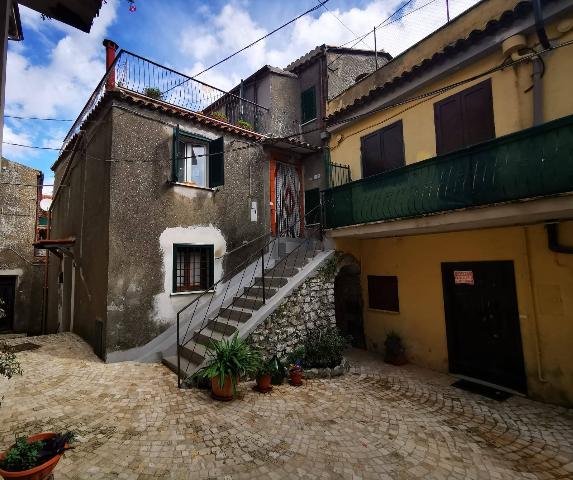 Quadrilocale in Via del Montano 16, Rocca Massima - Foto 1