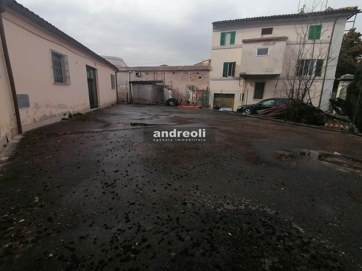 Magazzino in , Jesi, {3} - Foto 1