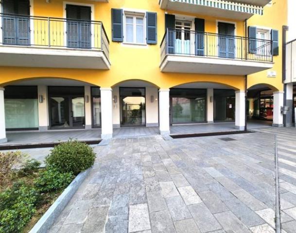 Negozio in Casteggio Piazza Cavour 27, Casteggio - Foto 1