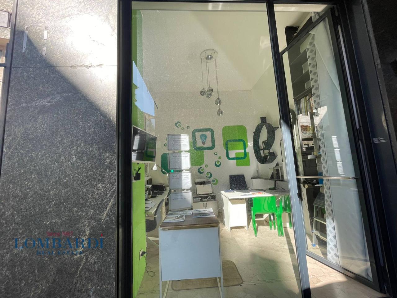 Negozio in Viale Francesco Crispi, Milano, {3} - Foto 2