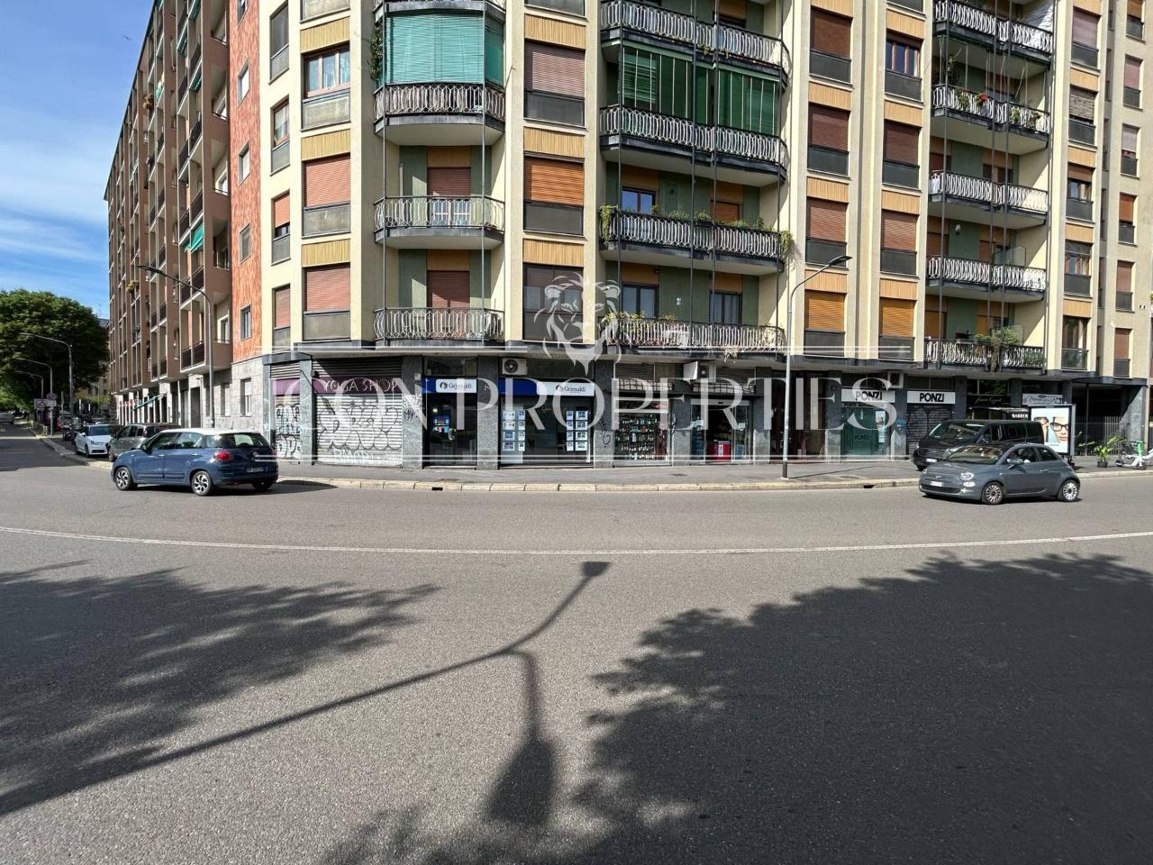 Negozio in Viale Gabriele d'Annunzio 25, Milano, {3} - Foto 2