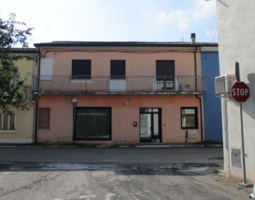 Negozio in Via Mazzini 4, Casaleone - Foto 1