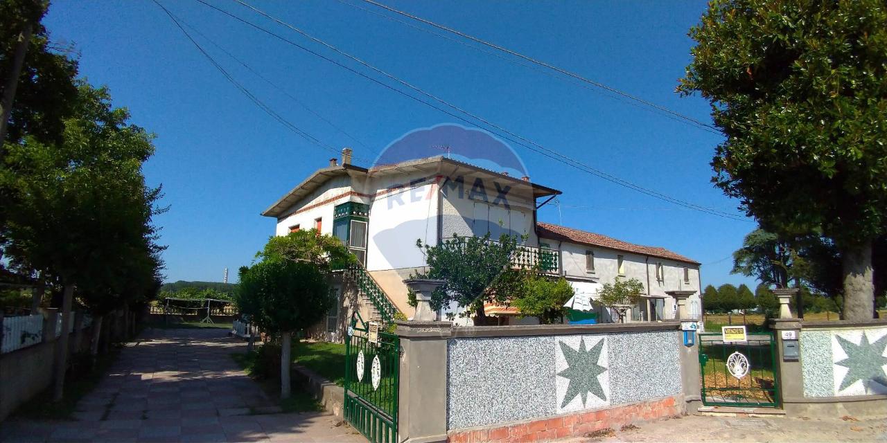 Villa in vendita a Riva del Po