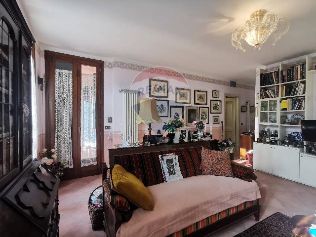 4-room flat in Via Guercino 17/1, Cento - Photo 1