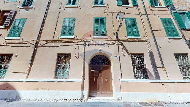 Vierzimmerwohnung in Via del Carbone 10, Ferrara - Foto 1