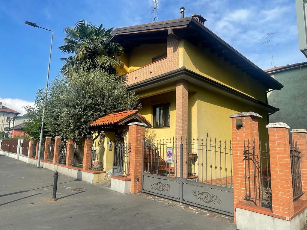Villa in vendita a Rozzano