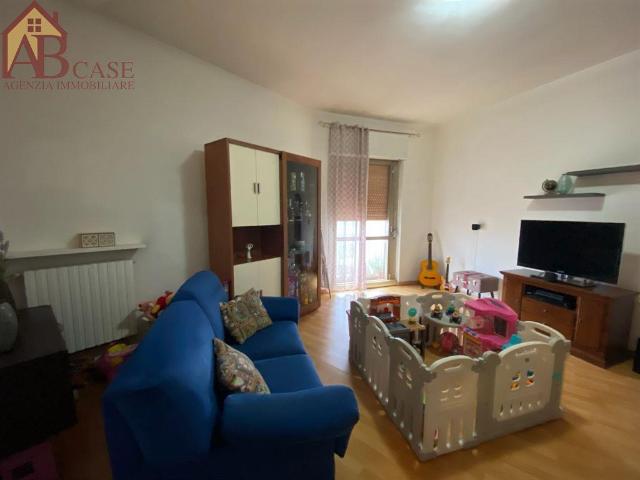 2-room flat in {3}, - Photo 1