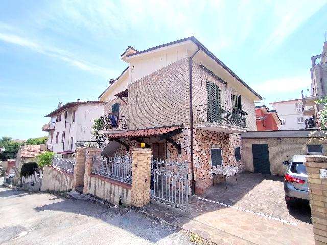 Detached house in Via Antonello da Messina 8, Porto San Giorgio - Photo 1