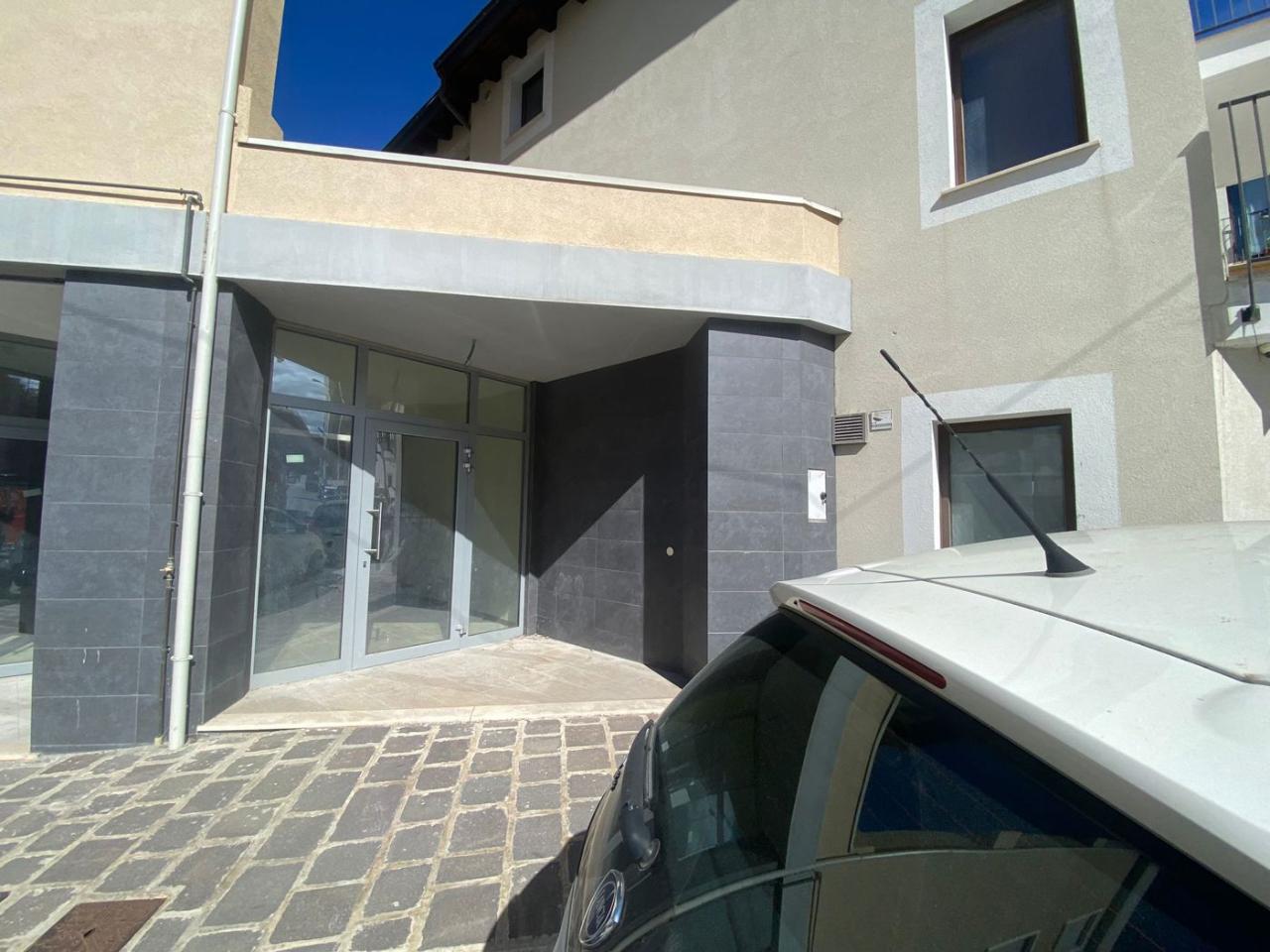 Negozio in Via Sallustio 115, L'Aquila, {3} - Foto 2