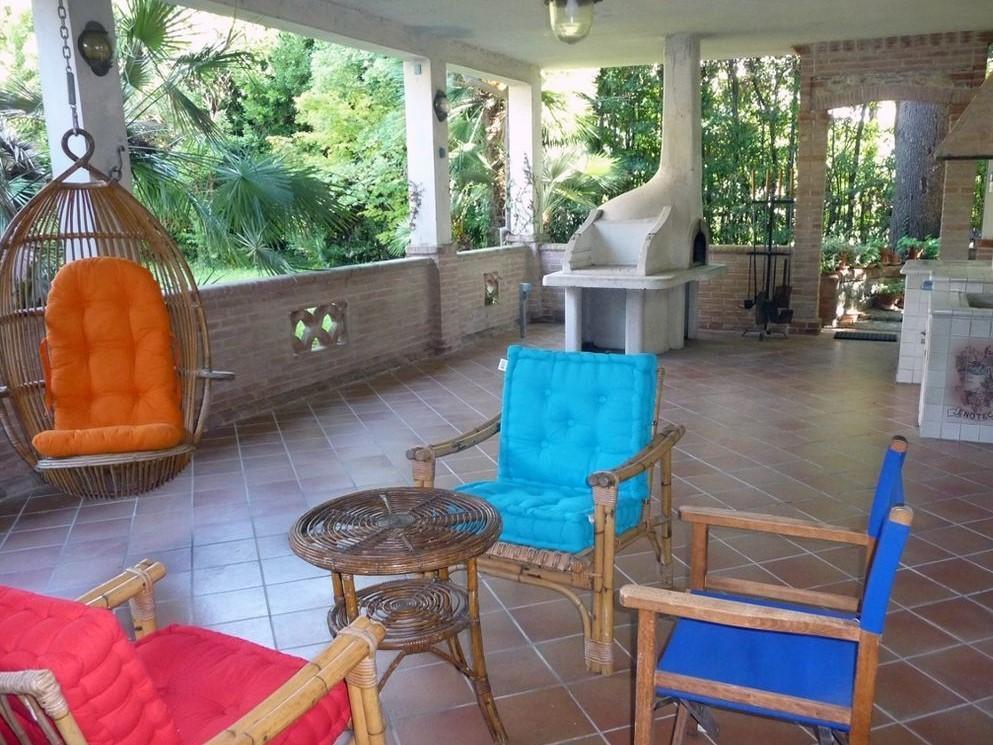 Villa trifamiliare in vendita a Sarzana