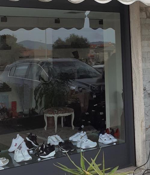 Negozio in , Carrara, {3} - Foto 2