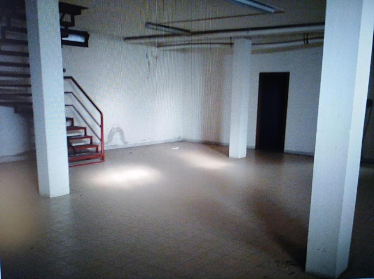 Magazzino in , Carrara, {3} - Foto 1