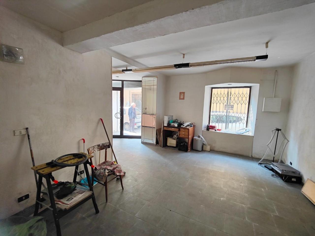 Locale commerciale in , Carrara, {3} - Foto 1