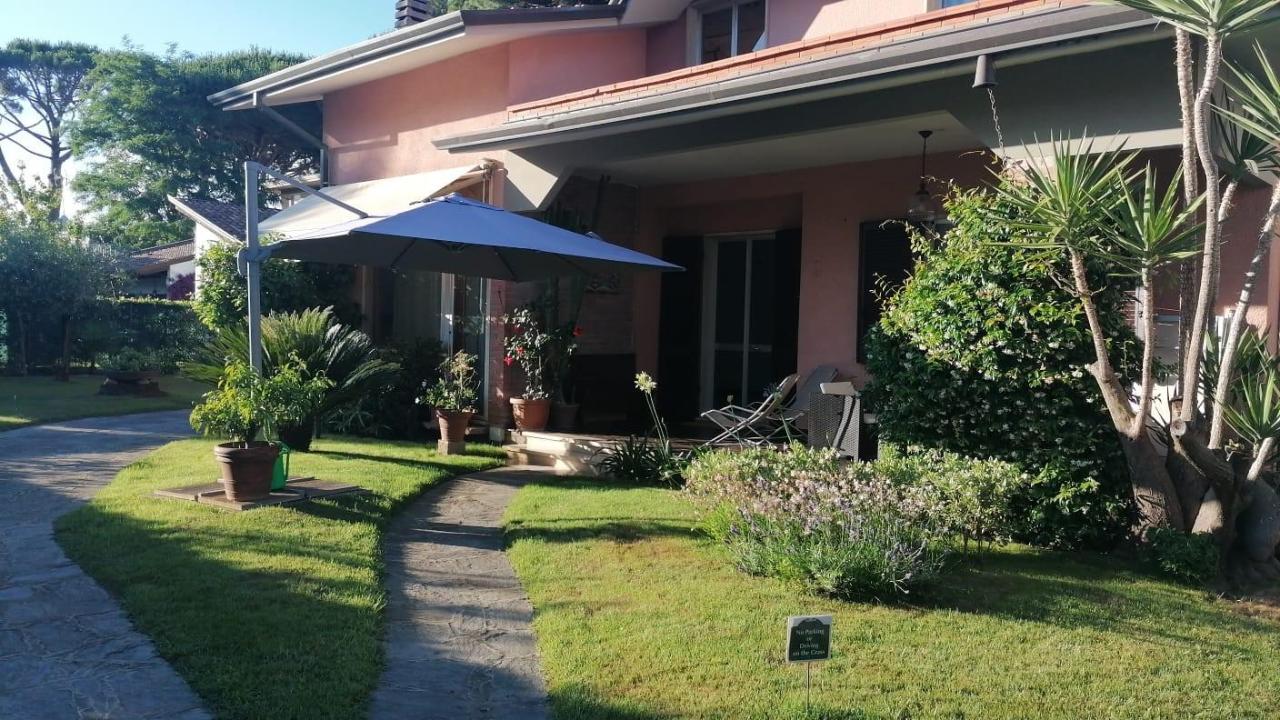 Villa bifamiliare in affitto a Montignoso