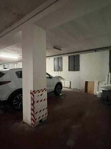 Autoparkplatz in Via Vittoria 16, Bologna - Foto 1