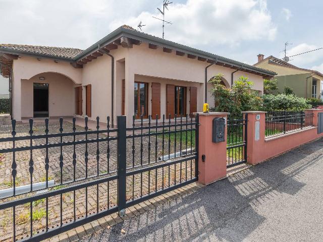 Villa in Via Claudio Treves 19, Argenta - Foto 1