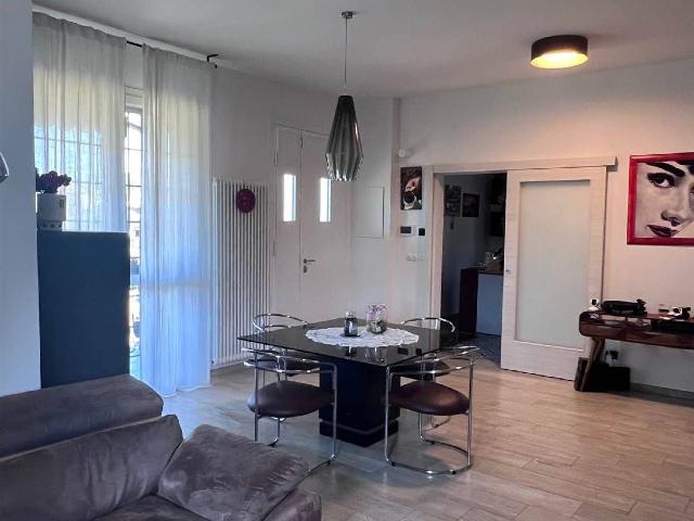 Villa in Via Ugo Foscolo 30, Castel San Pietro Terme - Foto 1