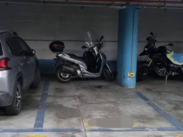 Car parking slot in Piazza dell'Otto Agosto, Bologna - Photo 1